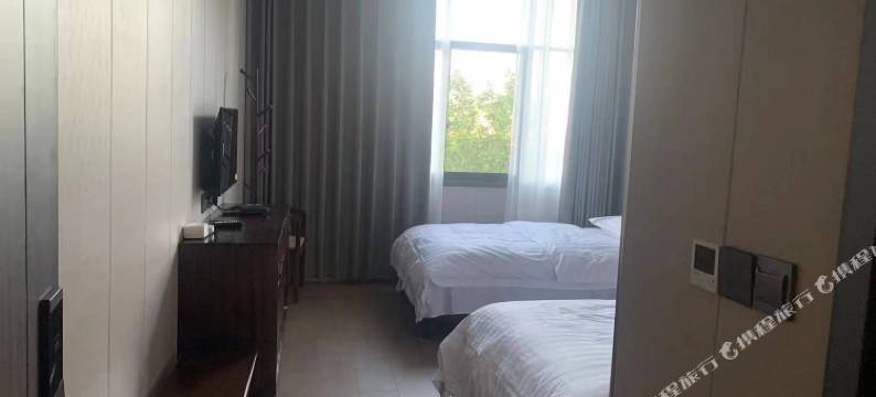 江峰阁边城民宿(洪安边城景区店)图片