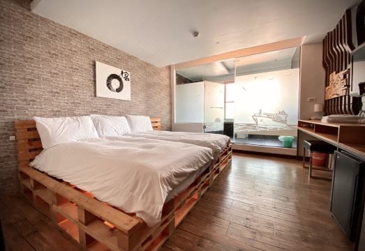 爱河 日央外景图