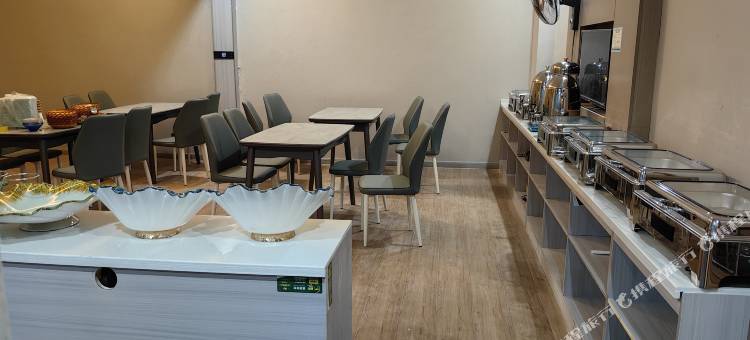 海西大柴旦悦豪尚怡大酒店(翡翠步行街店)图片