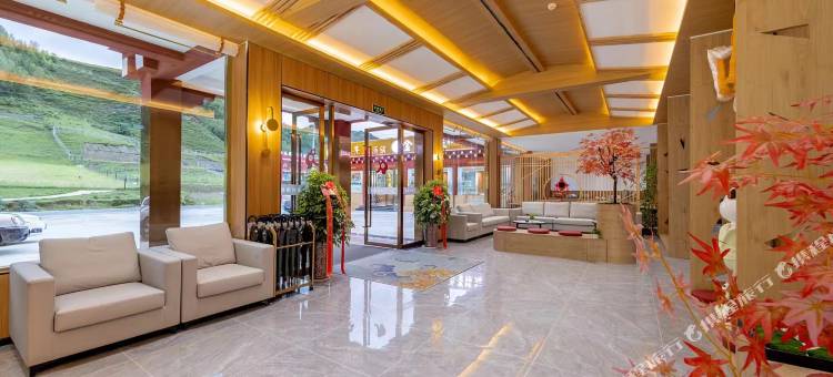 花美时酒店(甘孜道孚八美镇店)图片