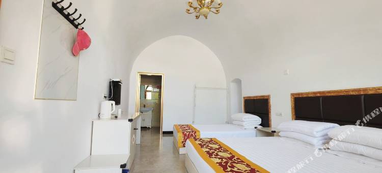 临县碛口河畔人家图片