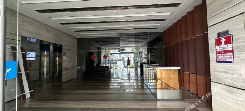 归梦居青年公寓(世界之窗站)图片