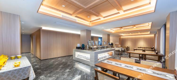 雅江赫尔顿酒店图片