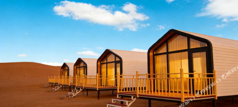 敦煌鸣沙山大漠秘境野奢沙漠露营基地图片