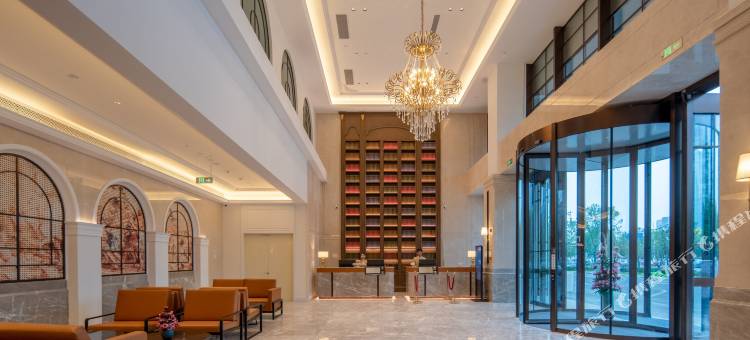维也纳国际酒店(新百广场湾里庙步行街店)图片