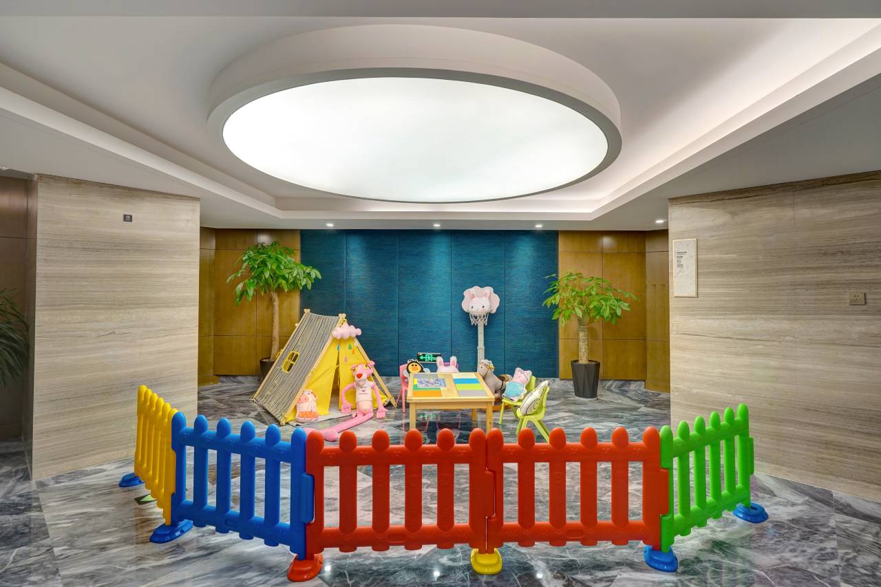 哈尔滨中央大街哈布斯堡江景酒店(索菲亚教堂店)图片