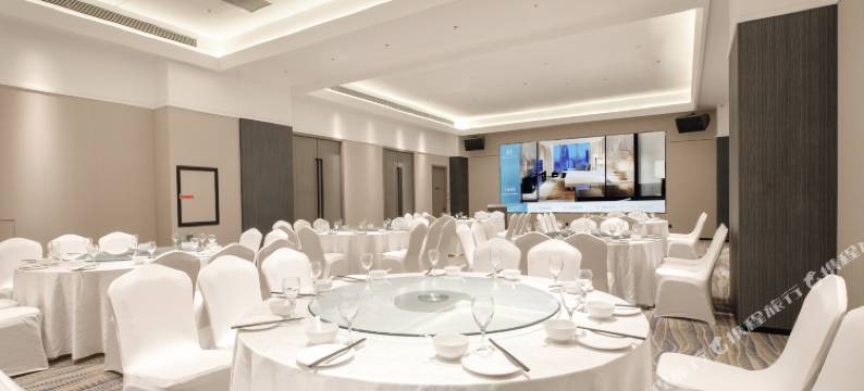 豪泽芮兹酒店(沈阳于洪盛京医院吉力湖街地铁站店)图片