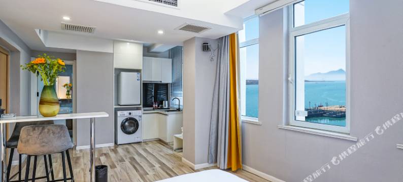 斯维登精品公寓(青岛金沙滩吾悦广场店)图片