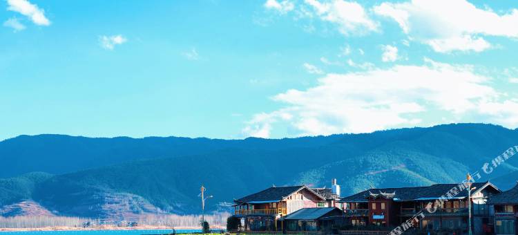 泸沽湖木楞房精品客栈图片