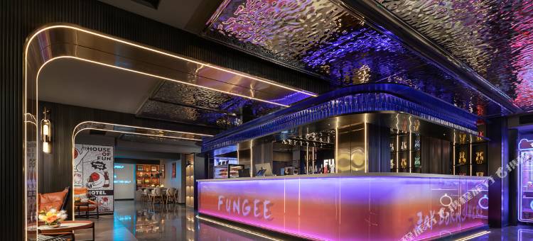 FunGee欢致酒店(长沙五一广场南门口地铁站店)图片