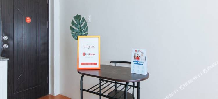 红多兹@H.F.金色旅行者旅馆(RedDoorz @ H.F. Golden Travellers Inn)图片