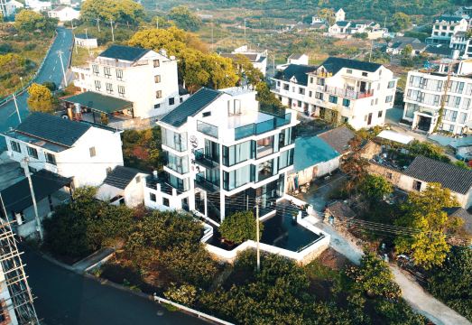 Xiangshan Fengqi Chaoming Homestay Hotel Overview