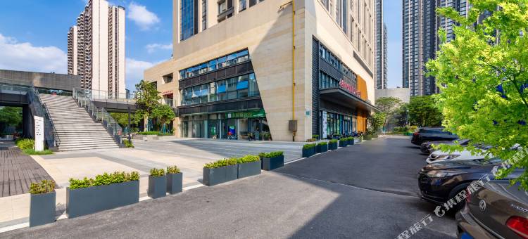 佛山佰利服务公寓(顺德保利中悦广场店)图片