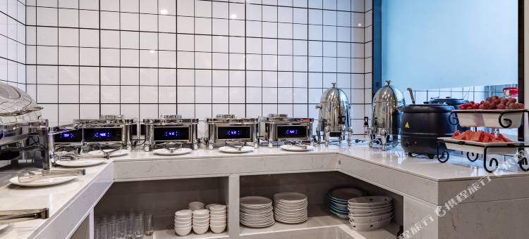 希岸·轻雅酒店(康定情歌广场溜溜城步行街店)图片