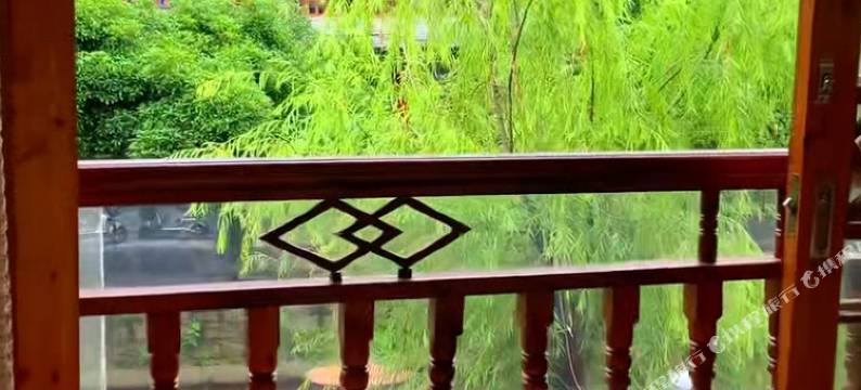 寄情轩驿站(凤凰古城店)图片