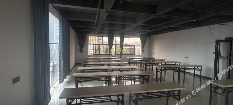 途客轻居酒店(平顶山非凡体育公园店)图片