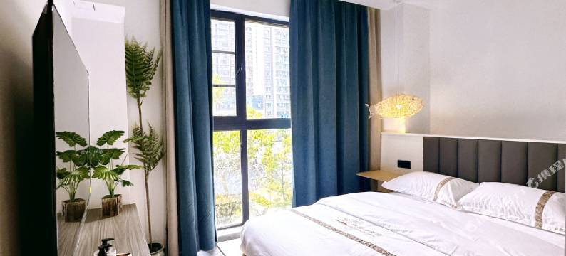 良栖·轻奢美宿(昆明高铁南站店)图片