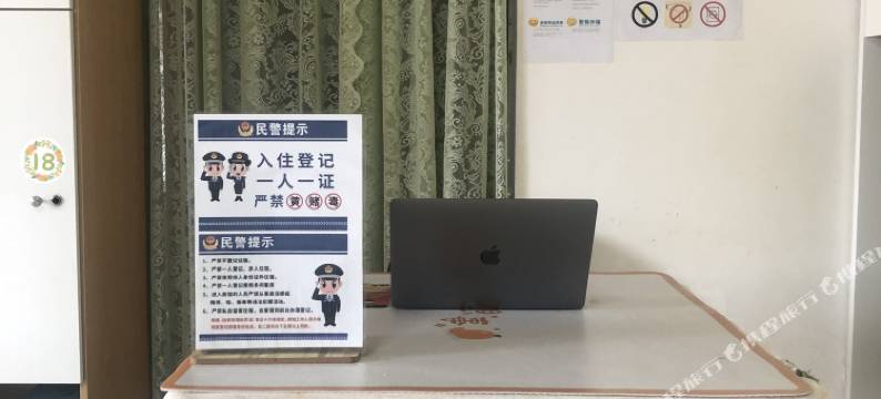 风很可爱女生青年旅舍图片