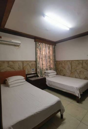 张家港港兴旅馆