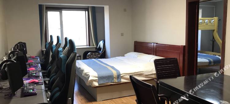 学府电竟宾馆(呼和浩特白塔机场大学城店)图片