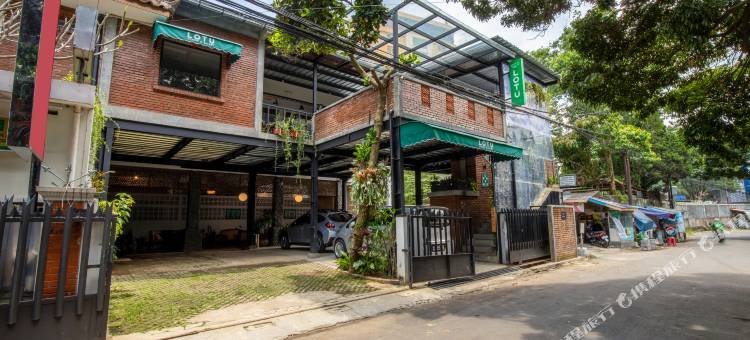 红多兹伊斯兰Plus酒店-近帕斯陶尔2号出口(Sekararum Butik Syariah Guesthouse)图片