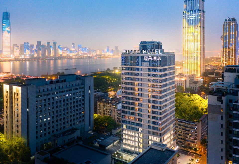 武汉天地汉口江滩亚朵酒店外景图