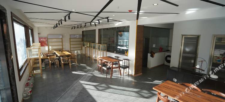 八宿福地观光酒店图片