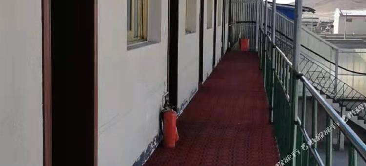 仲巴达热驿安宾馆图片