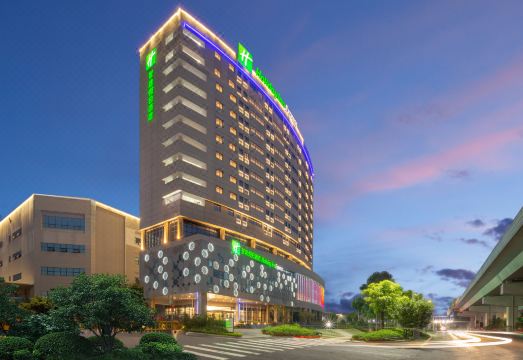 重庆临空智选假日酒店外景图