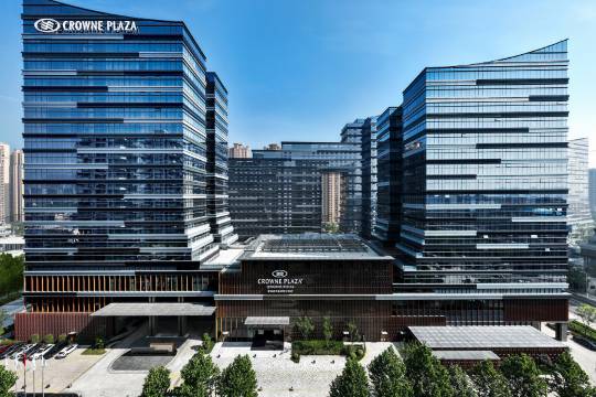 青島金水皇冠假日酒店