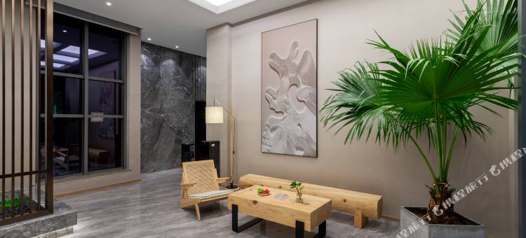 沁县君临酒店(南湖公园店)图片