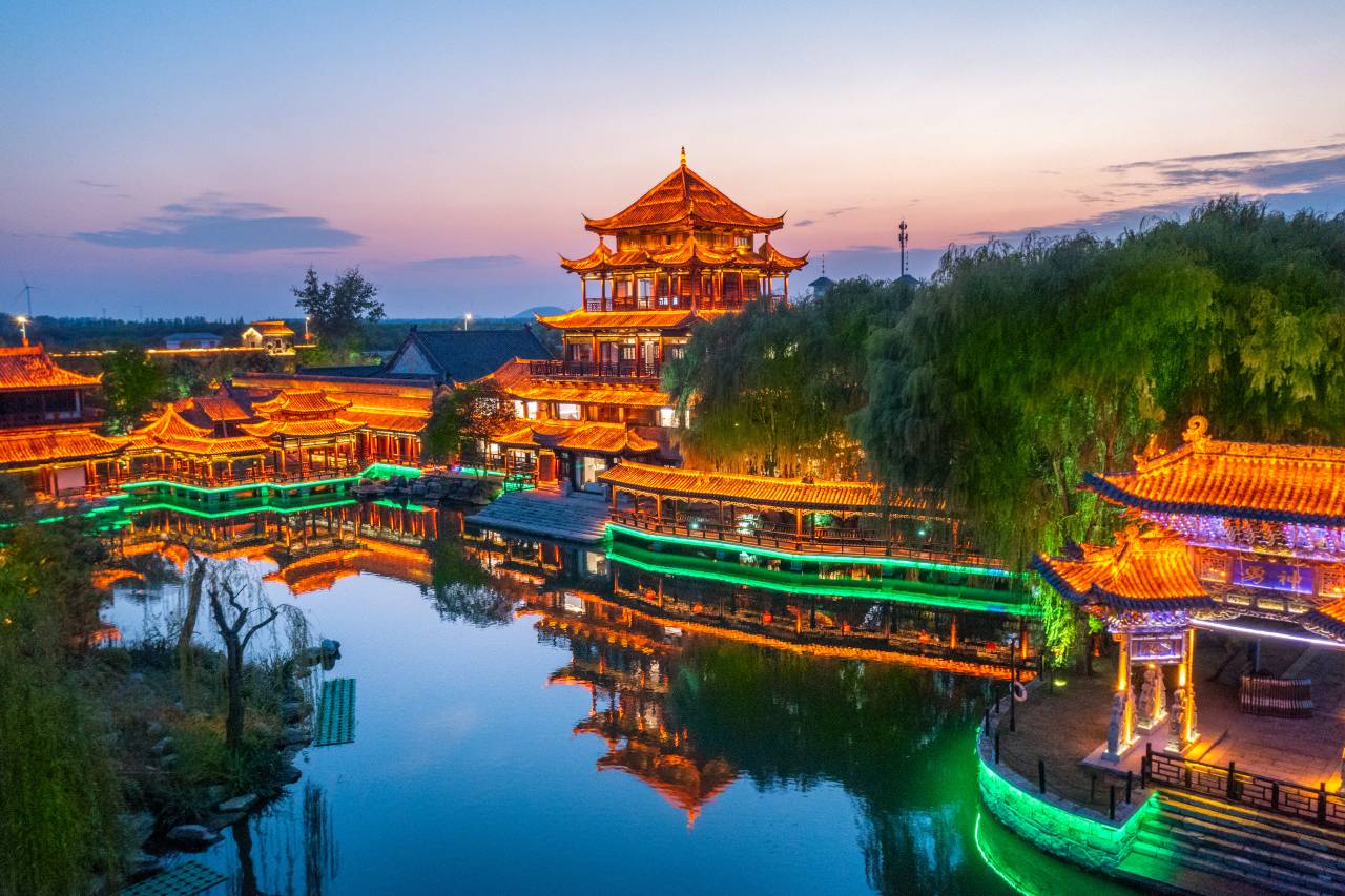 天空之镜·环岛湖景酒店(台儿庄古城风景区店)图片
