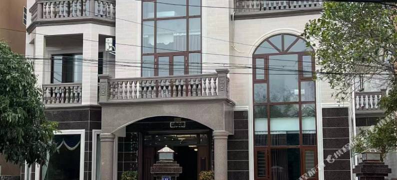 万尾金滩浪花朵朵民宿图片