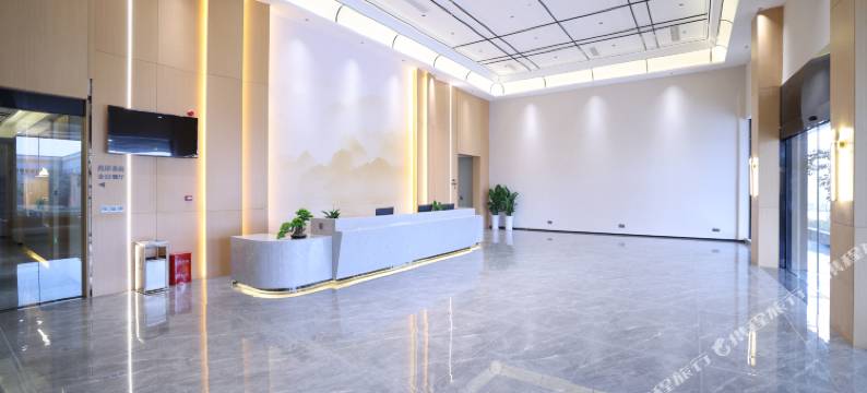 金岭西岸酒店(绵阳中华大熊猫苑游客中心店)图片