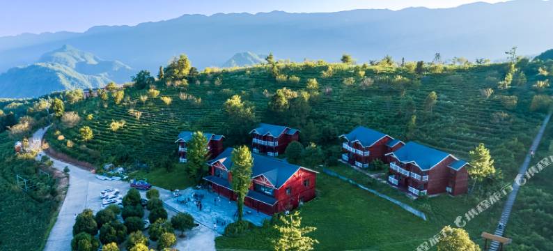 镇巴观云山庄图片