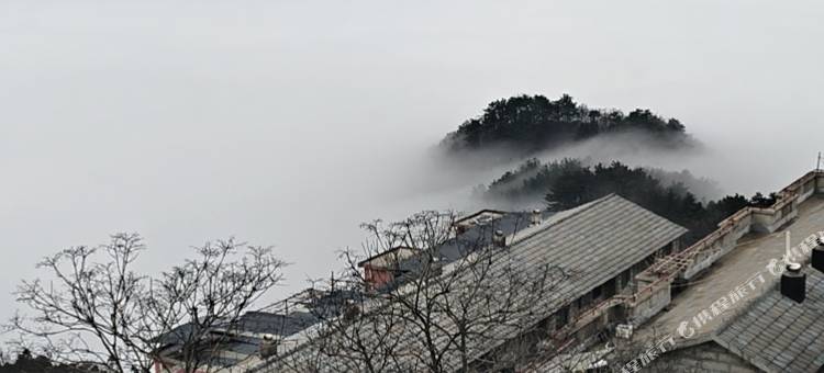 信阳鸡公山万府山庄图片