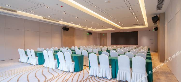 艺龙酒店(湛江海湾大桥万达店)图片