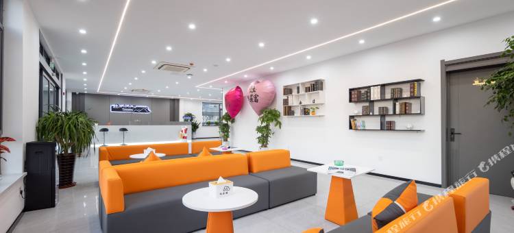 向云端酒店(桃仙机场沈阳音乐学院桃仙校区店)图片