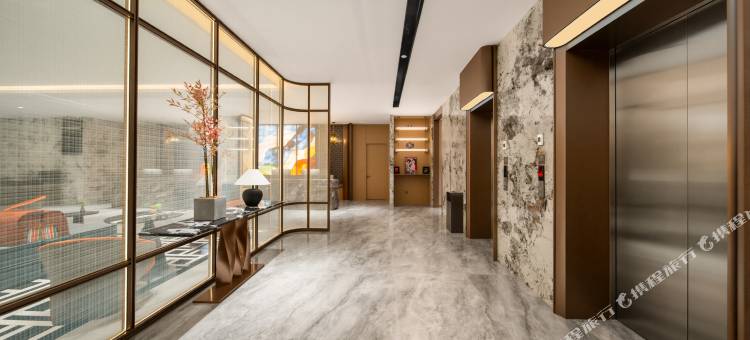 昭苏丽呈华廷酒店(天马国际旅游文化广场解放街店)图片