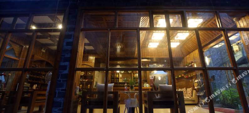 青荷民宿(凤凰古城虹桥店)图片