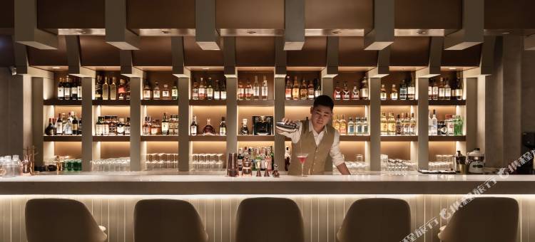 郑州高铁东站CROSSING此拾酒店图片