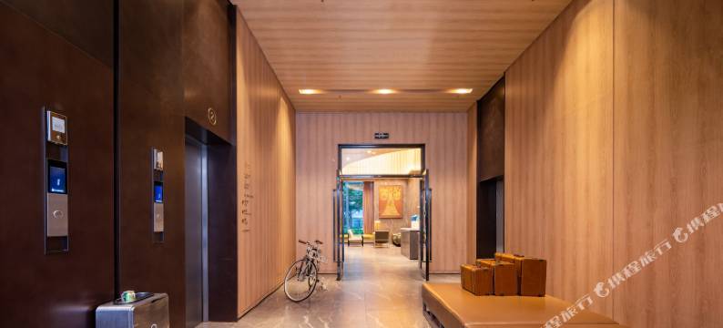 兰顿Q酒店(红河哈尼族彝族自治州建水小火车紫陶街店)图片