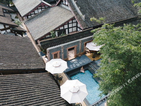 拾三戋南华宫私汤禅宿