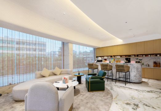 ELong Xicheng International Hotel(Haiya Colorful City Tongle South Subway Station Store) Hotel Overview