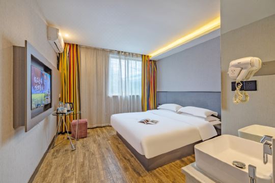 艾森轻奢酒店上海汶水路店