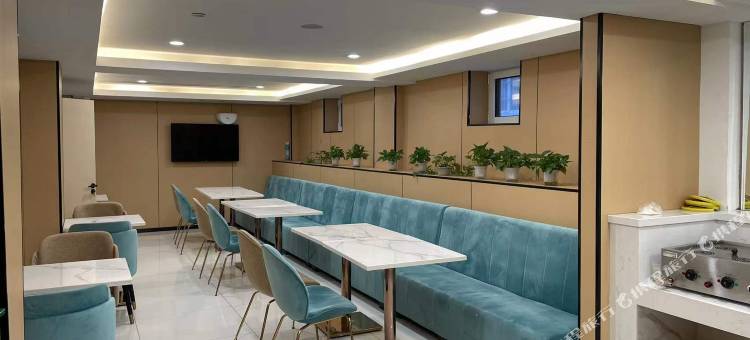 希岸轻雅酒店(青岛中央商务区台东商业街海泊河地铁站店)图片