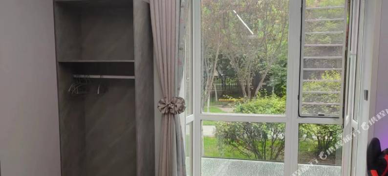 温暖时光电竞主题民宿图片