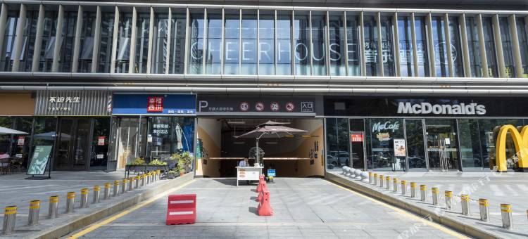 邦拓美诺行政公寓(宝安国际机场碧海湾地铁站店)图片
