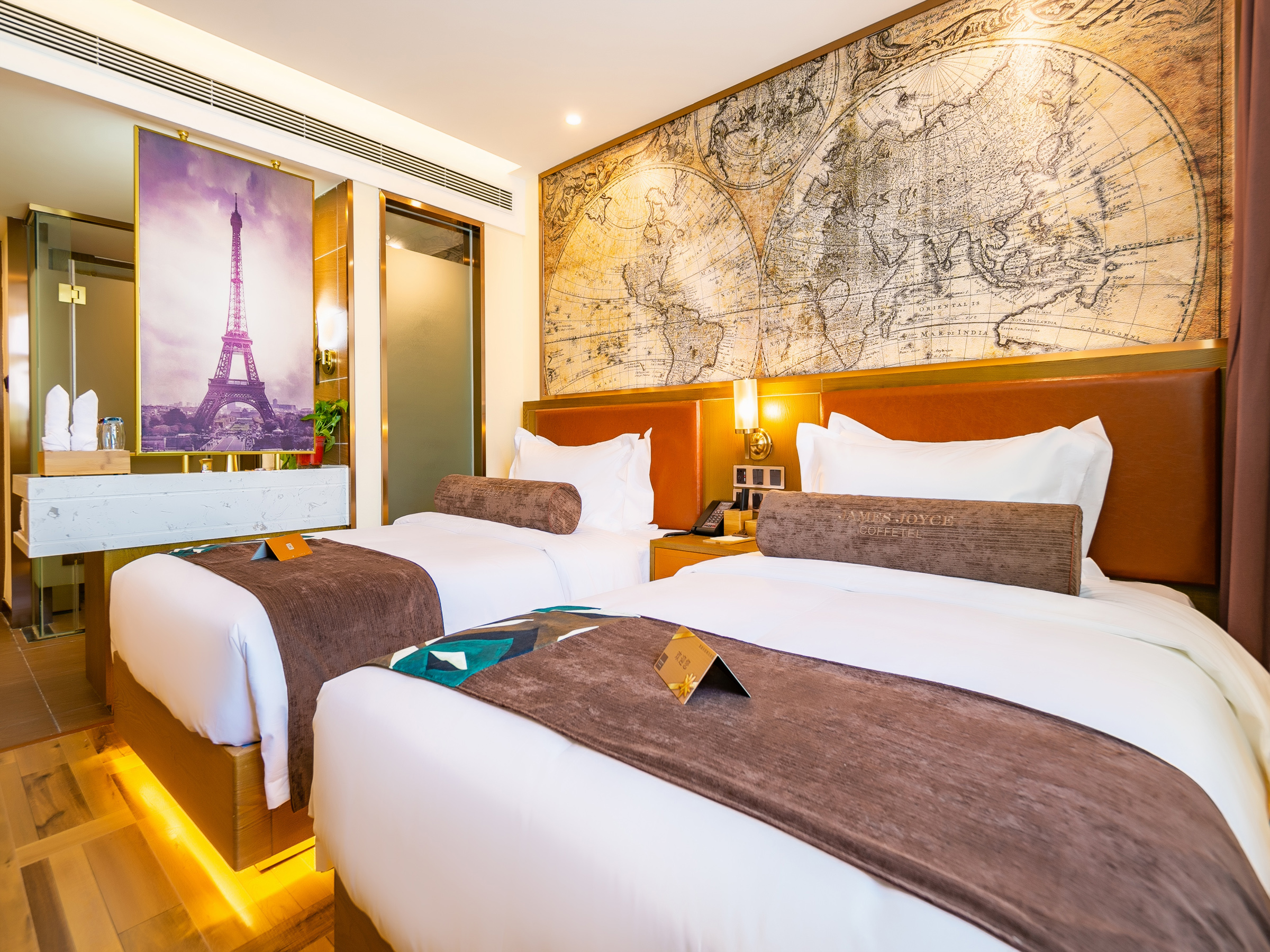 James Joyce Coffetel (North gate of Xi'an Railway Station Anyuan Gate Subway station)Over view