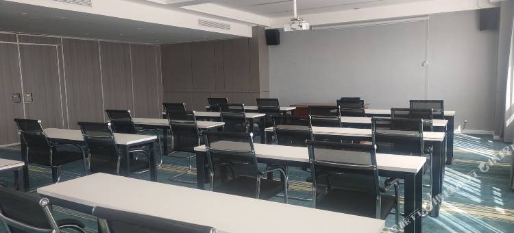 西宁丝路河畔酒店图片